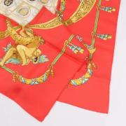 Pre-owned Silk scarves