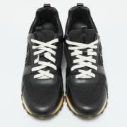 Pre-owned Leather sneakers