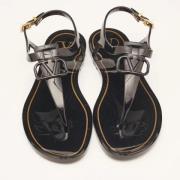 Pre-owned Fabric sandals