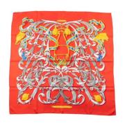 Pre-owned Silk scarves