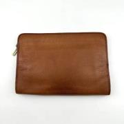 Pre-owned Leather clutches