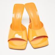 Pre-owned Fabric sandals