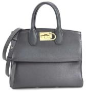 Pre-owned Leather handbags