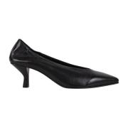 Svarte spisse pumps