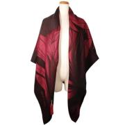 Pre-owned Wool scarves