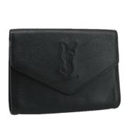 Pre-owned Leather clutches