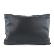 Pre-owned Leather clutches