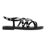 Flat sandal med sprukket skinnreimer