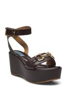 Classic Wedge Brown Apair