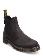 2976 Black Archive Pull Up Black Dr. Martens