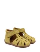 Starters? Drops Velcro Sandal Yellow Pom Pom