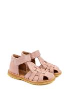 Classic Rub Sole Closed Braid Sanda Pink Pom Pom
