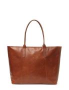 Parisa Brown Saddler