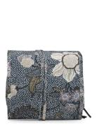 Hanging Cosmetic Bag Flower Linen Navy Ceannis