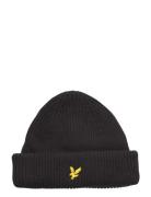 Brim Beanie Black Lyle & Scott