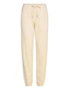 Lr-Nuka Cream Levete Room