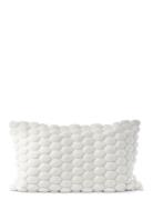 Egg C/C 40X90Cm Off White White Ceannis