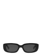 Yansel Recycled Sunglasses Black Firkantede Solbriller Black Pilgrim