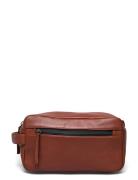 Stillclean Toiletry Bag 2 Room Toalettveske Brown Still Nordic