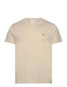 Slim Shield Ss T-Shirt Tops T-shirts Short-sleeved Beige GANT