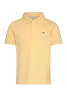 Shield Ss Pique Tops T-shirts Polo Shirts Short-sleeved Polo Shirts Ye...