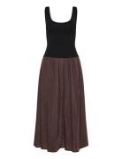 A-Line Dress Knelang Kjole Black Mango