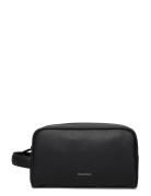 Ck Must Washbag/Dopp Kit Toalettveske Black Calvin Klein