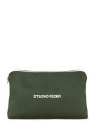 Celia Toiletry Bag - Canvas Toalettveske Green STUDIO FEDER