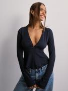 Nelly - Langermede topper - Navy - Cute Tie Top - Topper & t-shirts - ...
