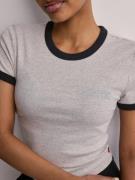 Levi's - T-Shirts - Light Grey - Graphic Ringer Mini Tee - Topper & t-...