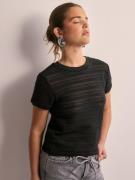 Pieces - T-Shirts - Black - Pcagda Ss Top Bc - Topper & t-shirts