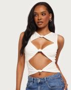 Nelly - Hvit - Cut Out Knot Top