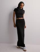 Nelly - Svart - Low Waist Folded Maxi Skirt