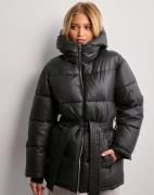 Nelly - Svart - Precious Puffer Jacket