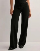 Nelly - Svart - Low Waist Crepe Pants