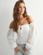 Nelly - Hvit - Lace Off Shoulder Top