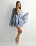 Vero Moda - Blomstrete - Vmstarry Ls Ruffle Mini Dress Exp