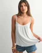 Nelly - Hvit - Flowy Strap Top