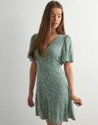 Vero Moda - Grønn - Vmalba Ss Short Dress Wvn Ga Noos