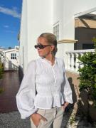 Nelly - Hvit - Flirty Smock Blouse