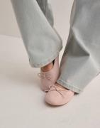 Nelly - Rosa - Effortless Soft Ballerina