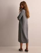 Pieces - Grå - Pcmaggy Ls Knit Dress Noos Bc