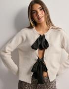 OBJECT - Hvit - Objparvi Sateen Bow Knit Cardigan D