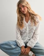 Only - Hvit - Onlbine Lalisa Ls V-Neck Emb Top Wv