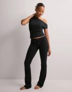 Nelly - Svart - Cozy Chill Pants