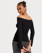 Nelly - Svart - Off Shoulder Slit Top