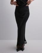Neo Noir - Svart - Veroni Satin Lace Skirt