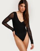 Nelly - Svart - Mesh Ruched Bodysuit