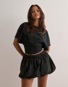 Nelly - Svart - Balloon Skirt