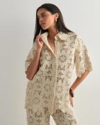 Malina - Beige - Ari Guipure Lace shirt